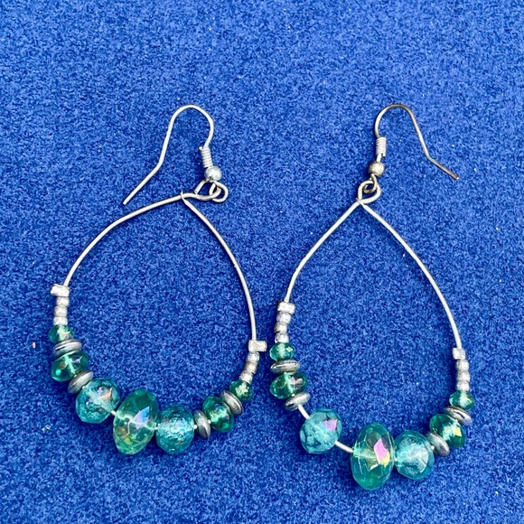 💜Sparkly green Beaded silver Hoop Earrings - Picture 1 of 2